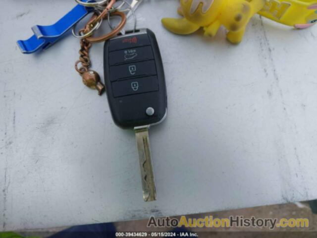 KIA SORENTO 2.4L LX, 5XYPG4A35GG116759