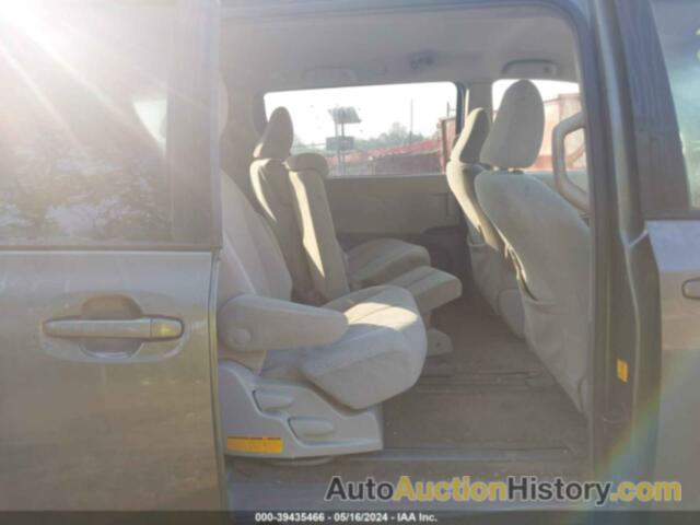 TOYOTA SIENNA LE, 5TDKA3DC1CS013756