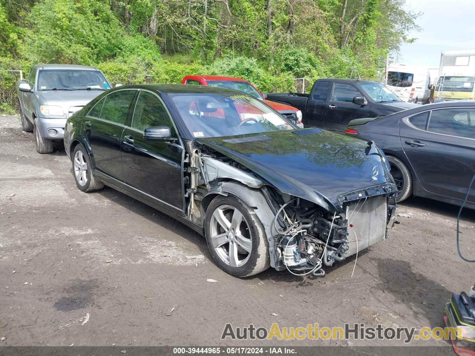 MERCEDES-BENZ S 550, WDDNG7DB1CA463775