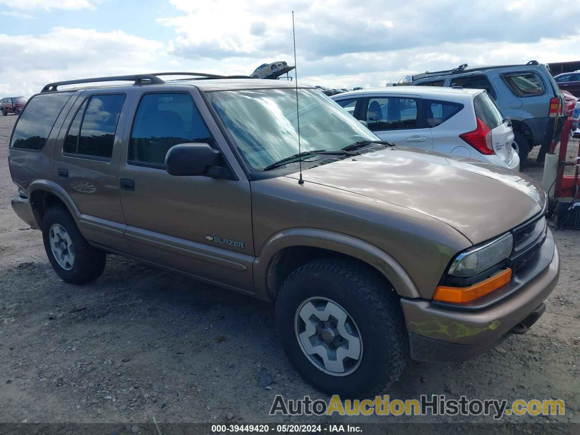 CHEVROLET BLAZER LS, 1GNDT13X64K142393