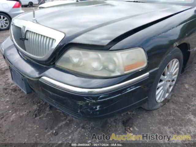 LINCOLN TOWN CAR, 2LNBL8CV1AX627990