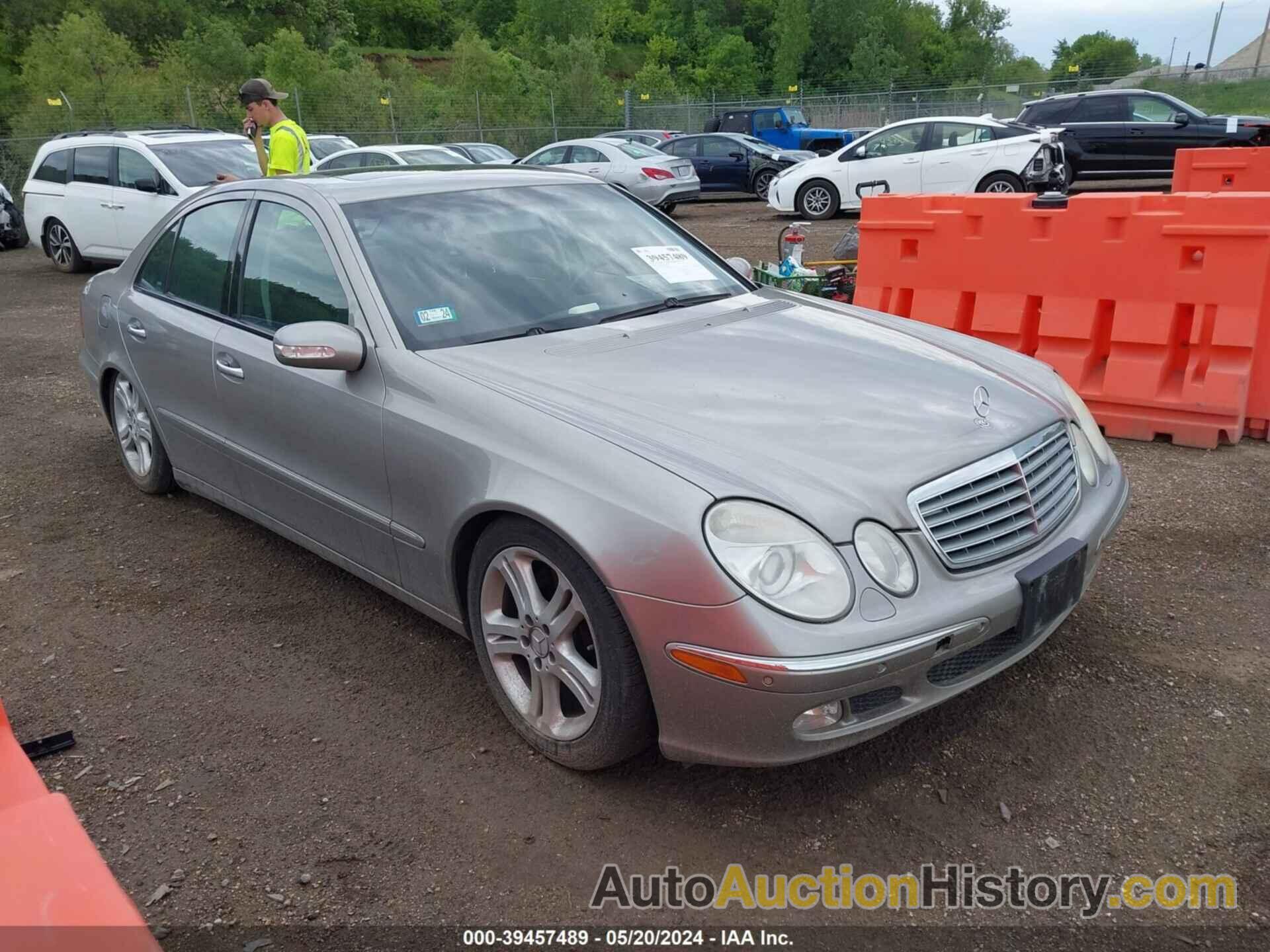 MERCEDES-BENZ E 500, WDBUF70J04A598784