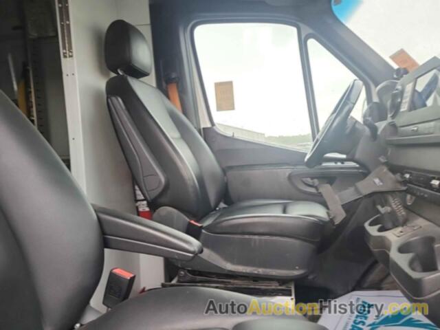 MERCEDES-BENZ SPRINTER 4500, W1W9ED3Y1LP240255