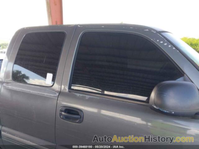 CHEVROLET SILVERADO 1500 LS, 2GCEC19V721265037