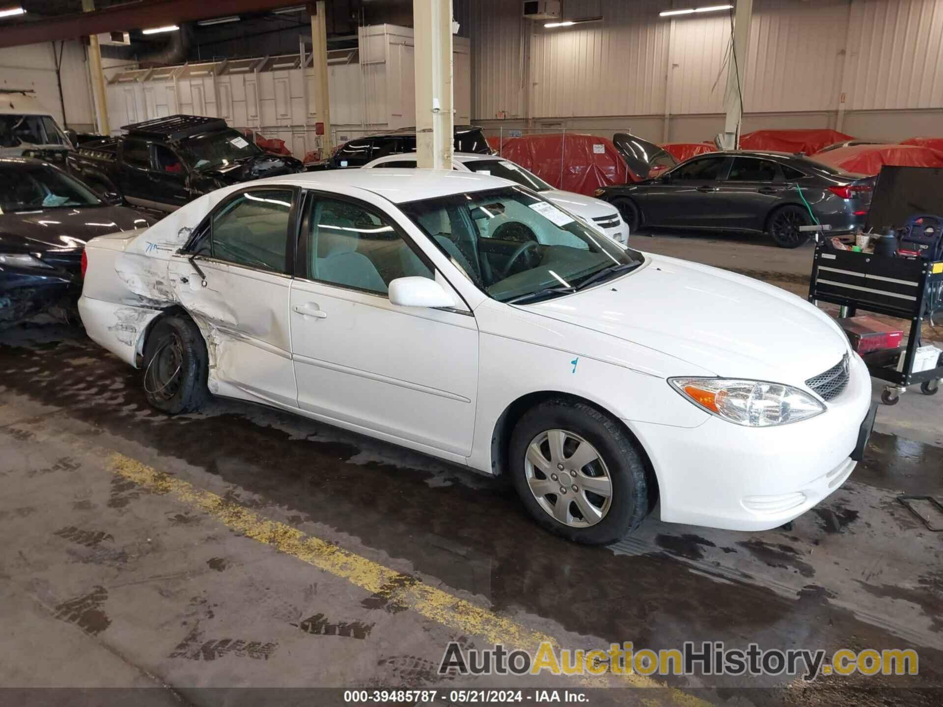 TOYOTA CAMRY LE, 4T1BE32K52U098671