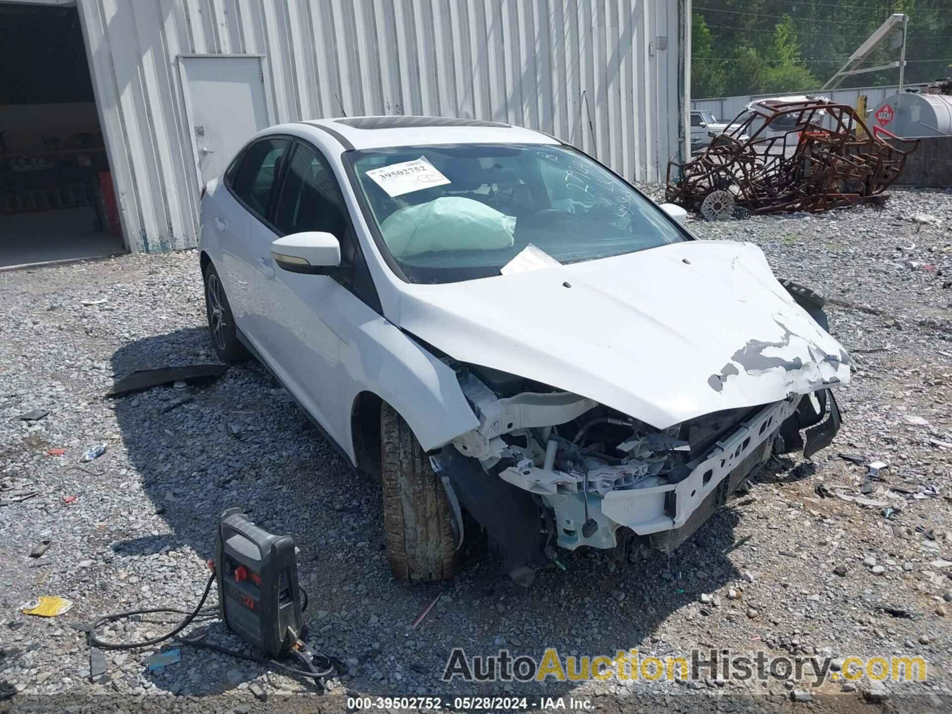 FORD FOCUS SEL, 1FADP3H24HL279246