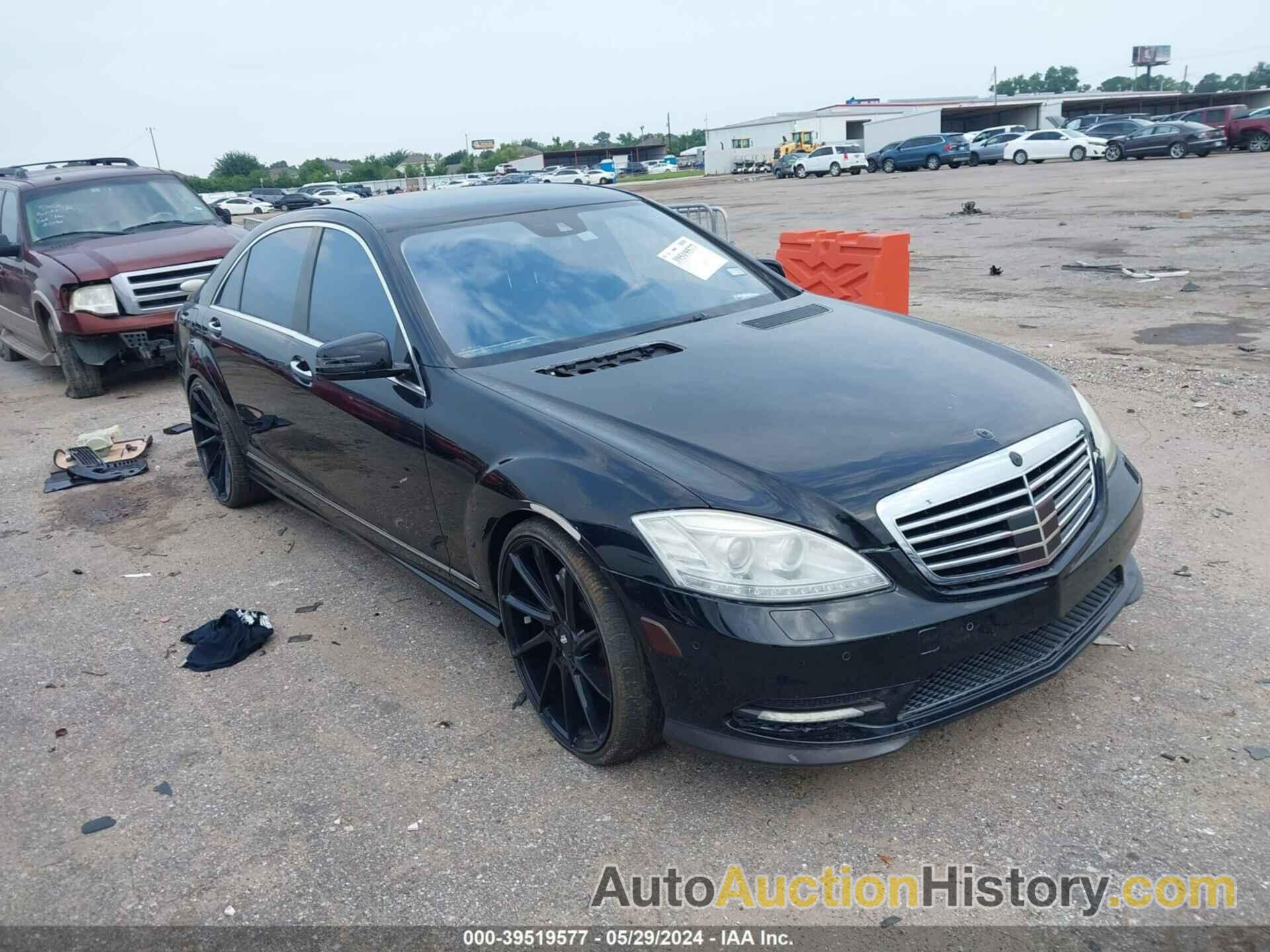 MERCEDES-BENZ S 550, WDDNG7BBXAA332764