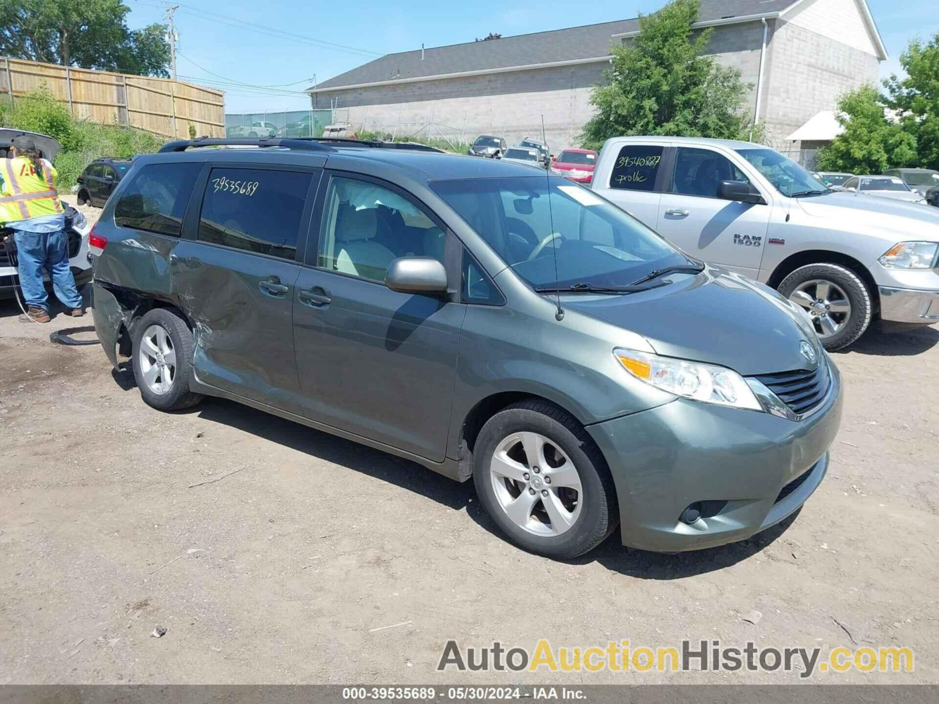 TOYOTA SIENNA LE, 5TDKK3DC2ES524859