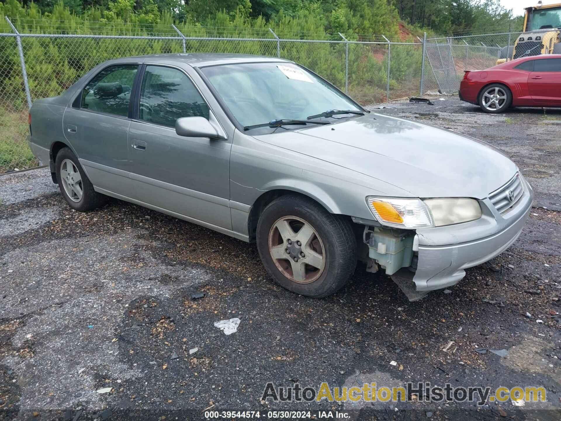 TOYOTA CAMRY LE, JT2BG22KX10545664