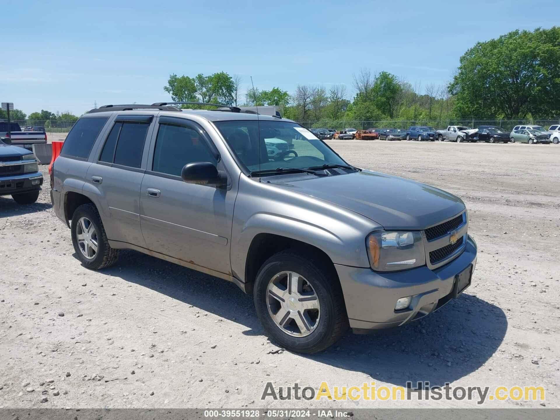 CHEVROLET TRAILBLAZER LT, 1GNDT13S072182817