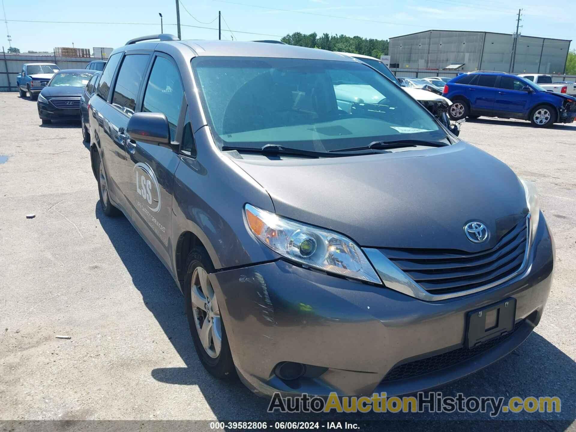 TOYOTA SIENNA LE, 5TDKK3DC9GS717674