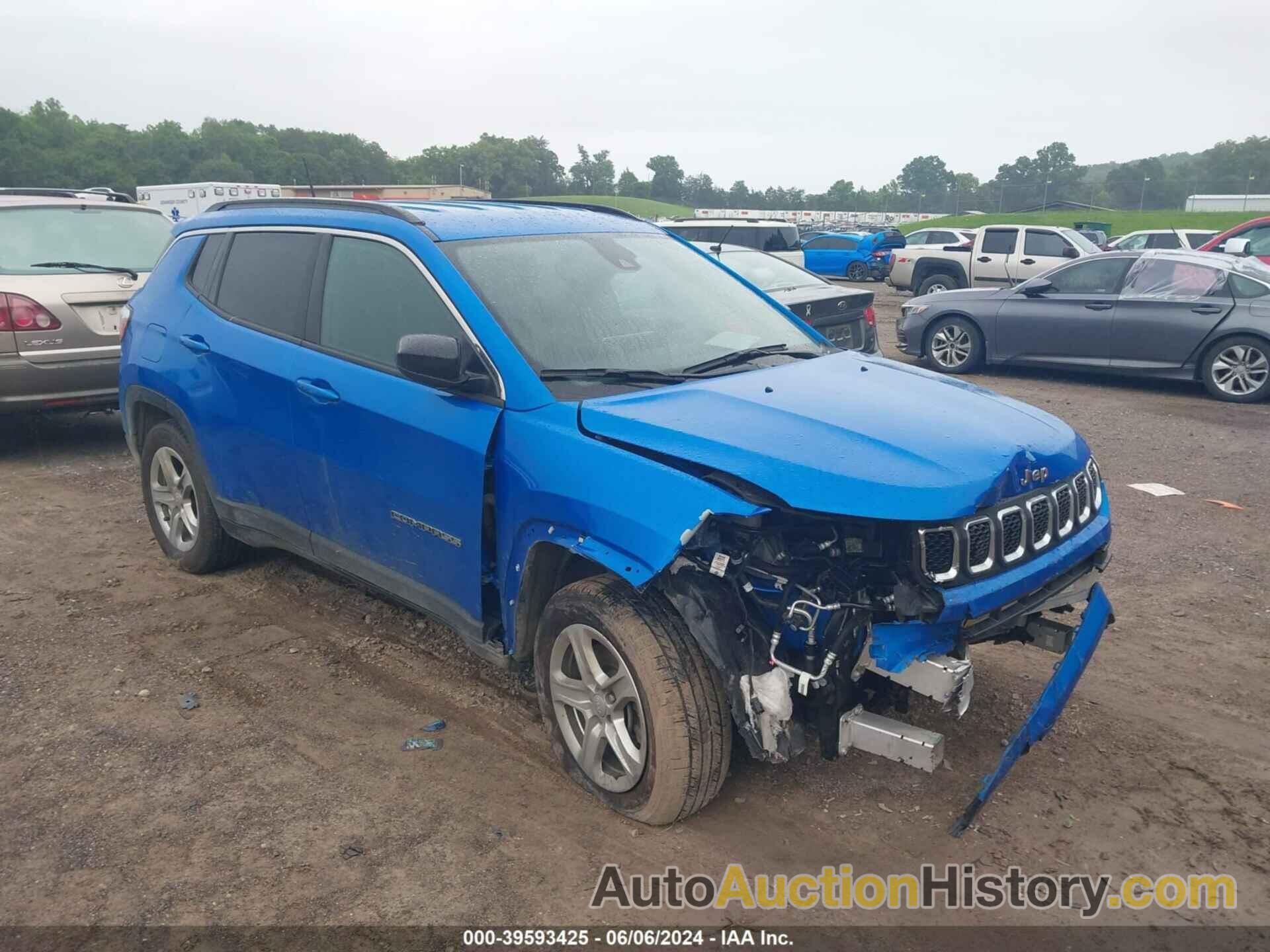 JEEP COMPASS LATITUDE 4X4, 3C4NJDBN9PT528863