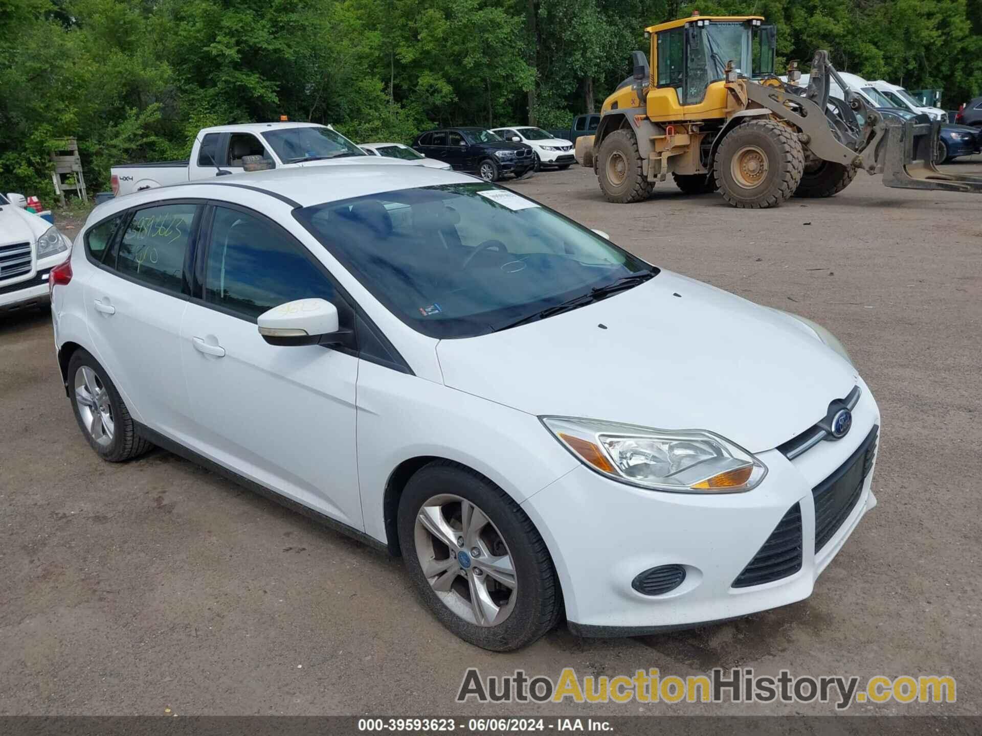 FORD FOCUS SE, 1FADP3K2XEL131428