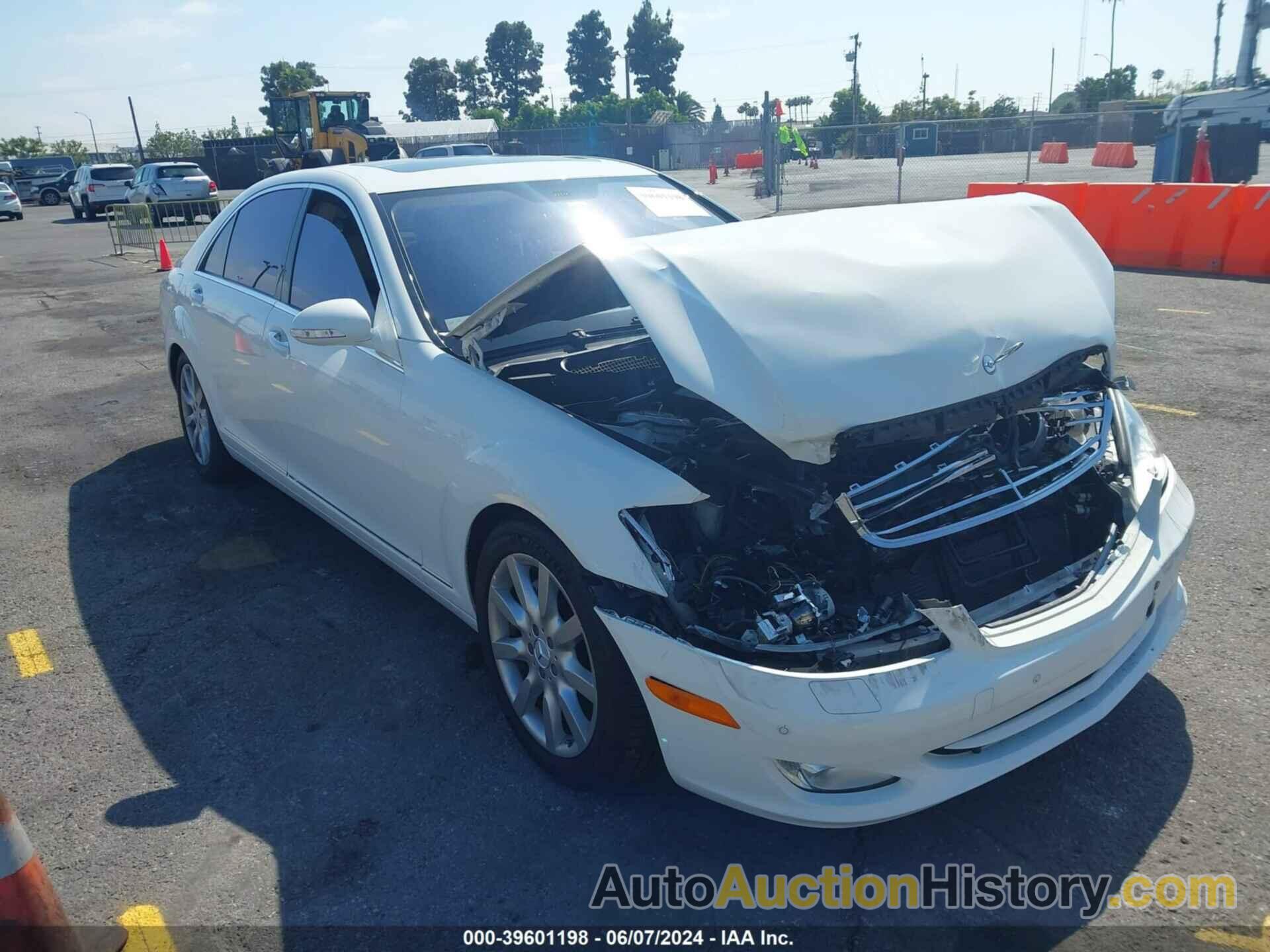 MERCEDES-BENZ S 550, WDDNG71X87A039712