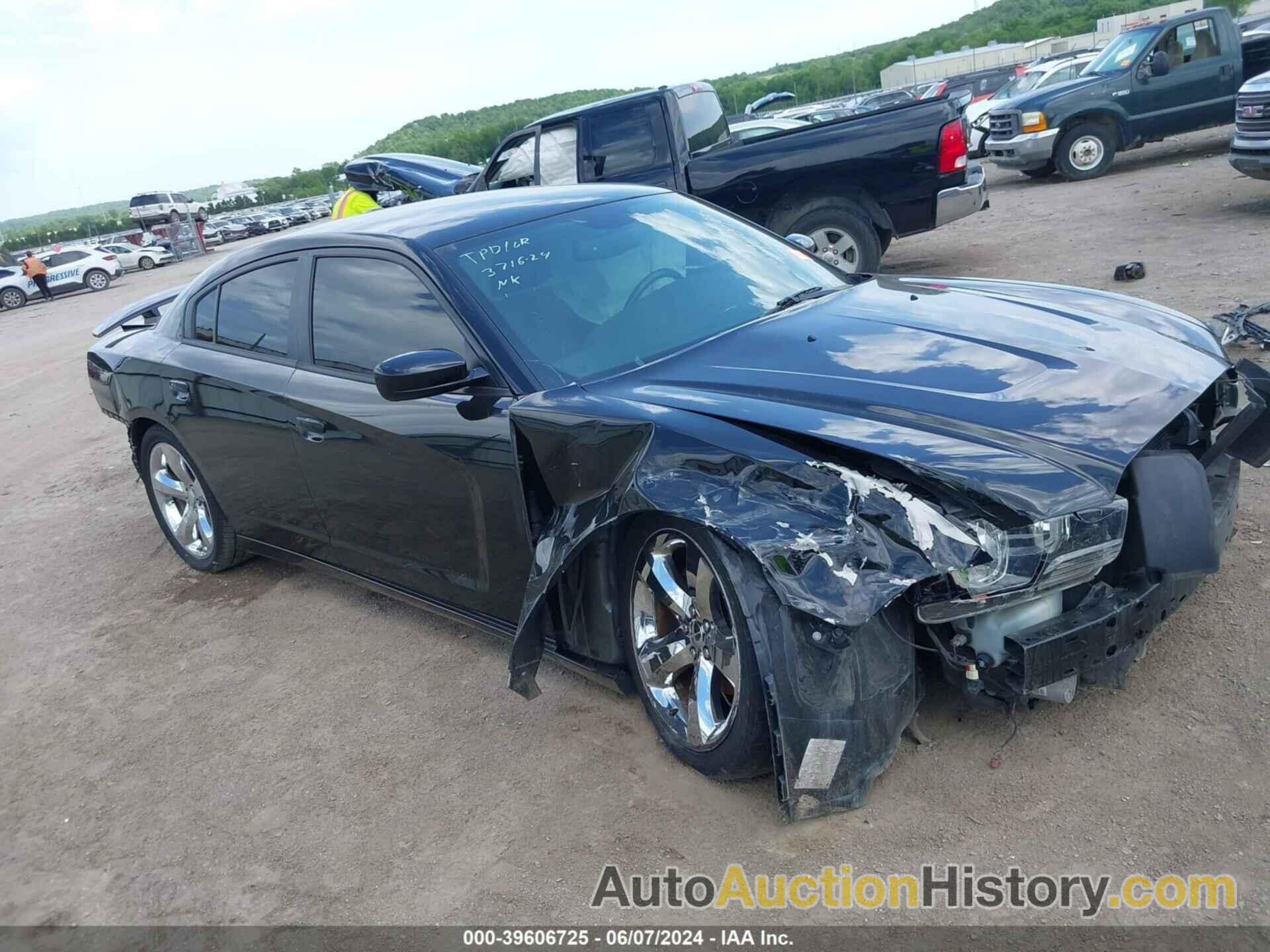 DODGE CHARGER SXT, 2C3CDXHG8EH330844