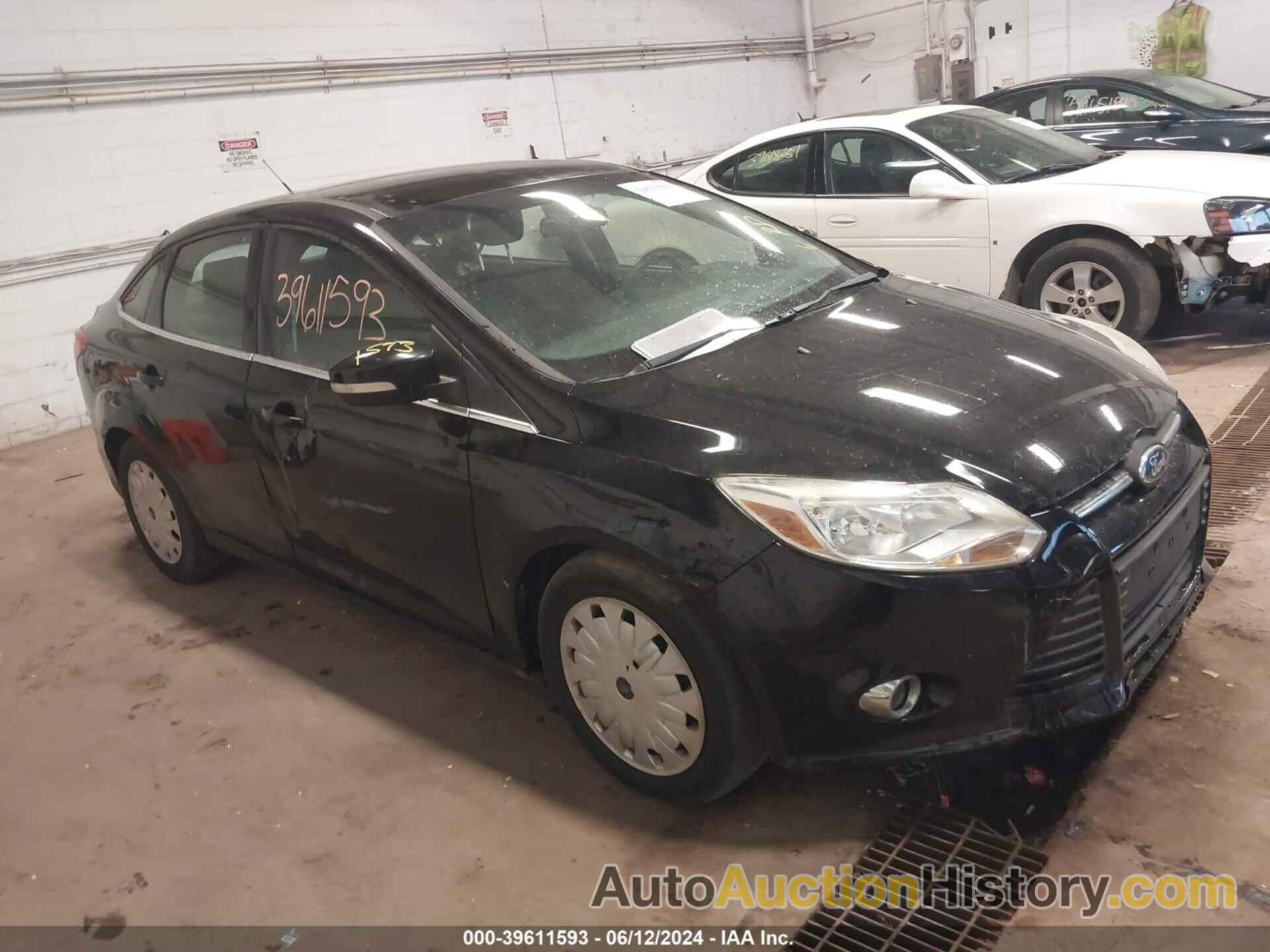 FORD FOCUS SEL, 1FAHP3H23CL252419