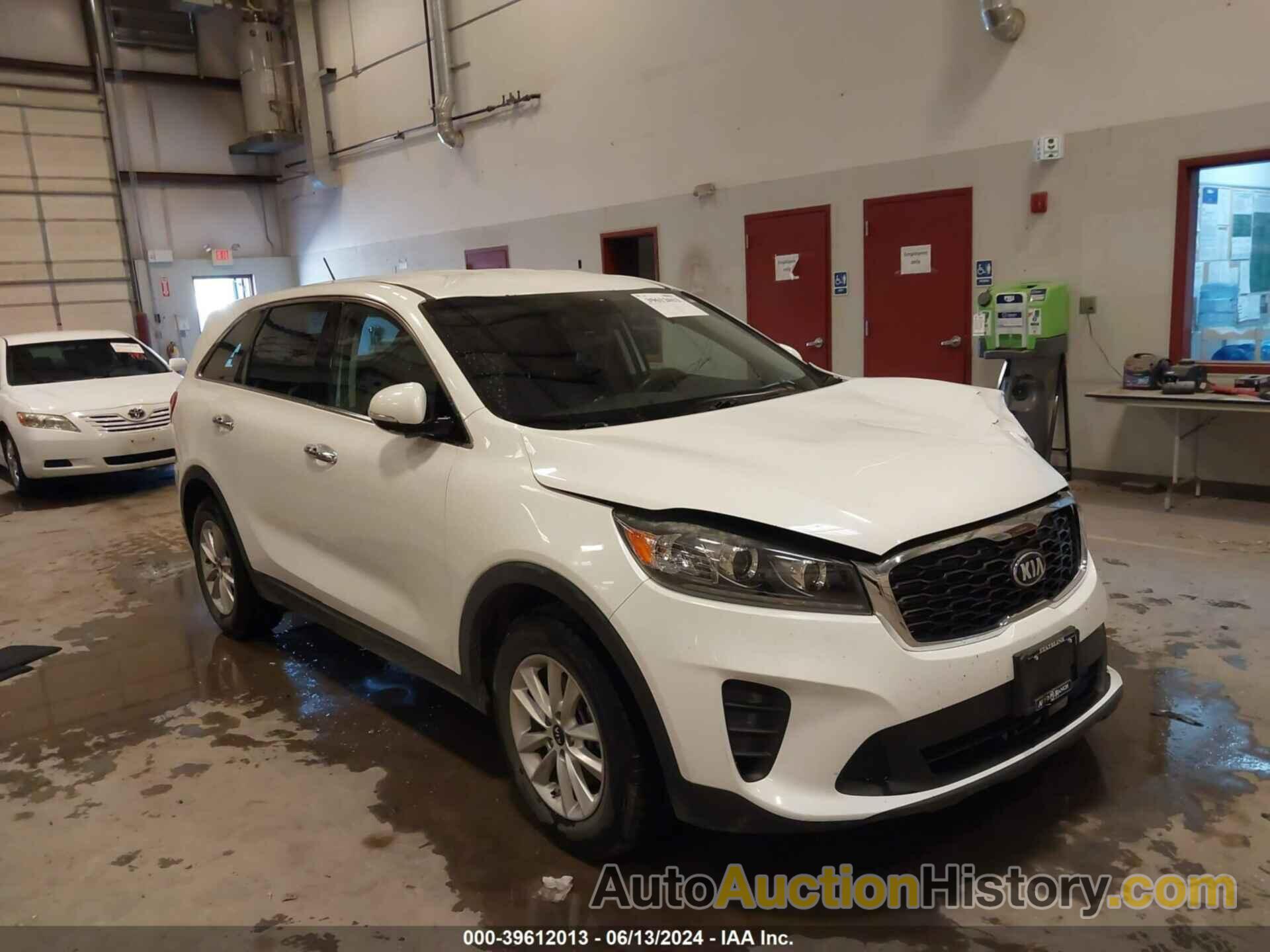 KIA SORENTO 3.3L LX, 5XYPGDA58KG464906