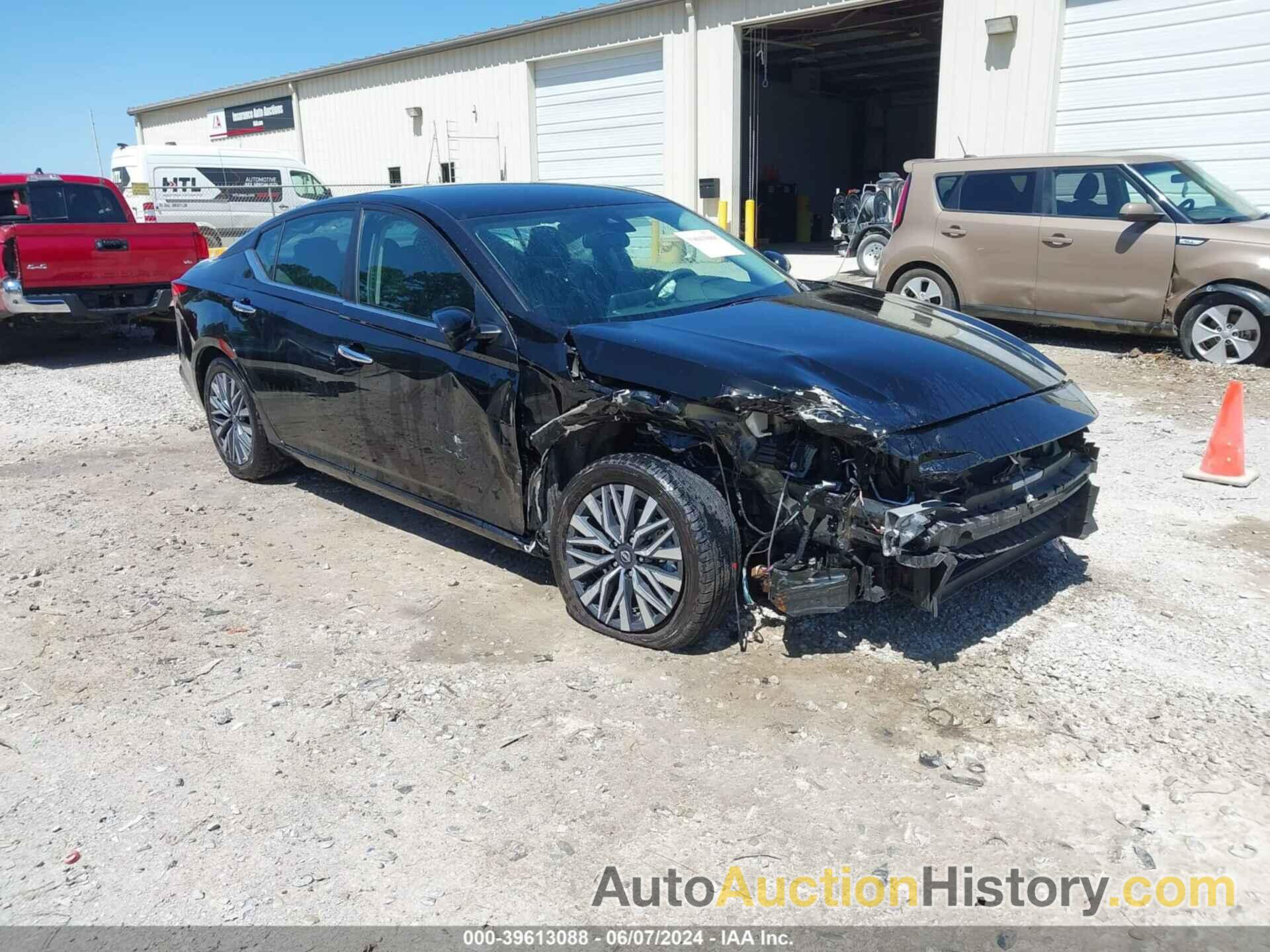 NISSAN ALTIMA SV FWD, 1N4BL4DV7PN370586