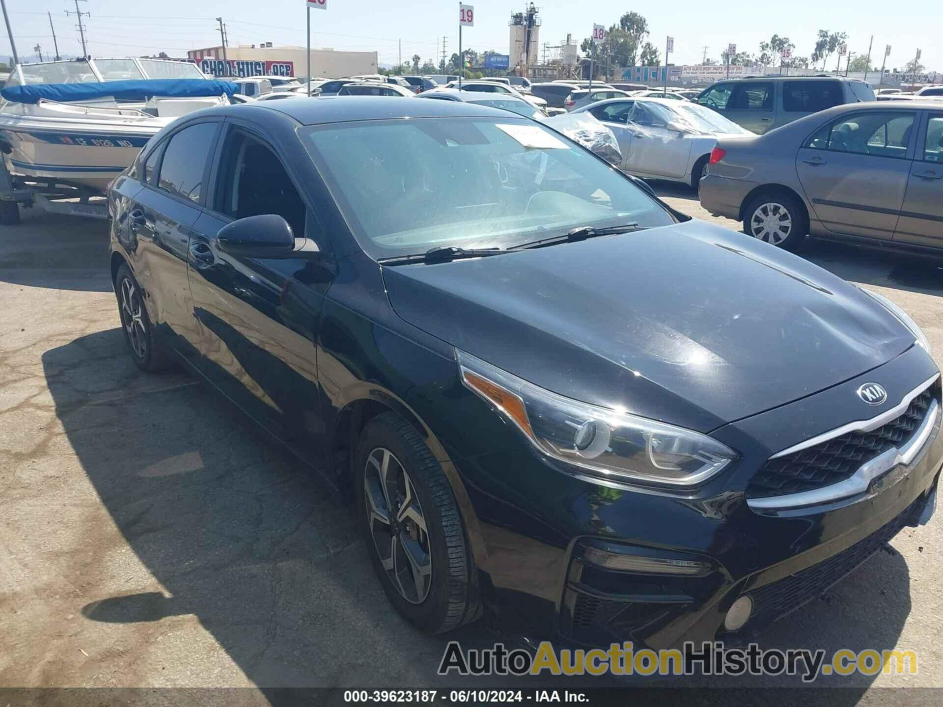 KIA FORTE LXS, 3KPF24AD2LE242992