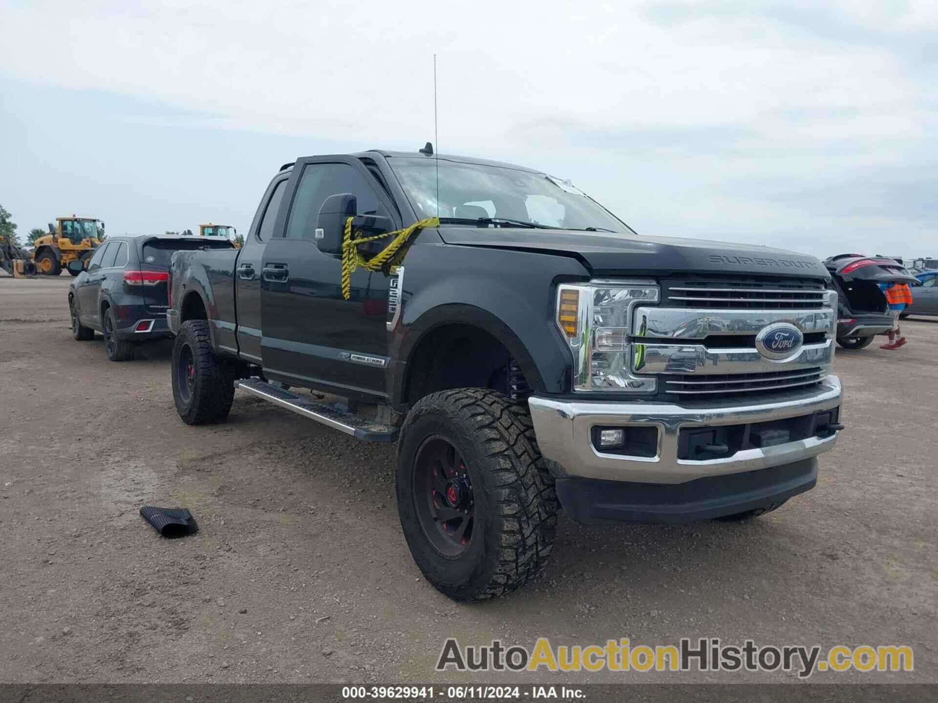 FORD F-250 LARIAT, 1FT7W2BT3KED09175