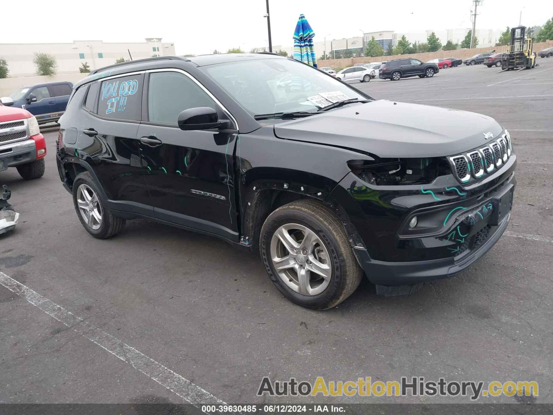 JEEP COMPASS LATITUDE 4X4, 3C4NJDBN9PT535022