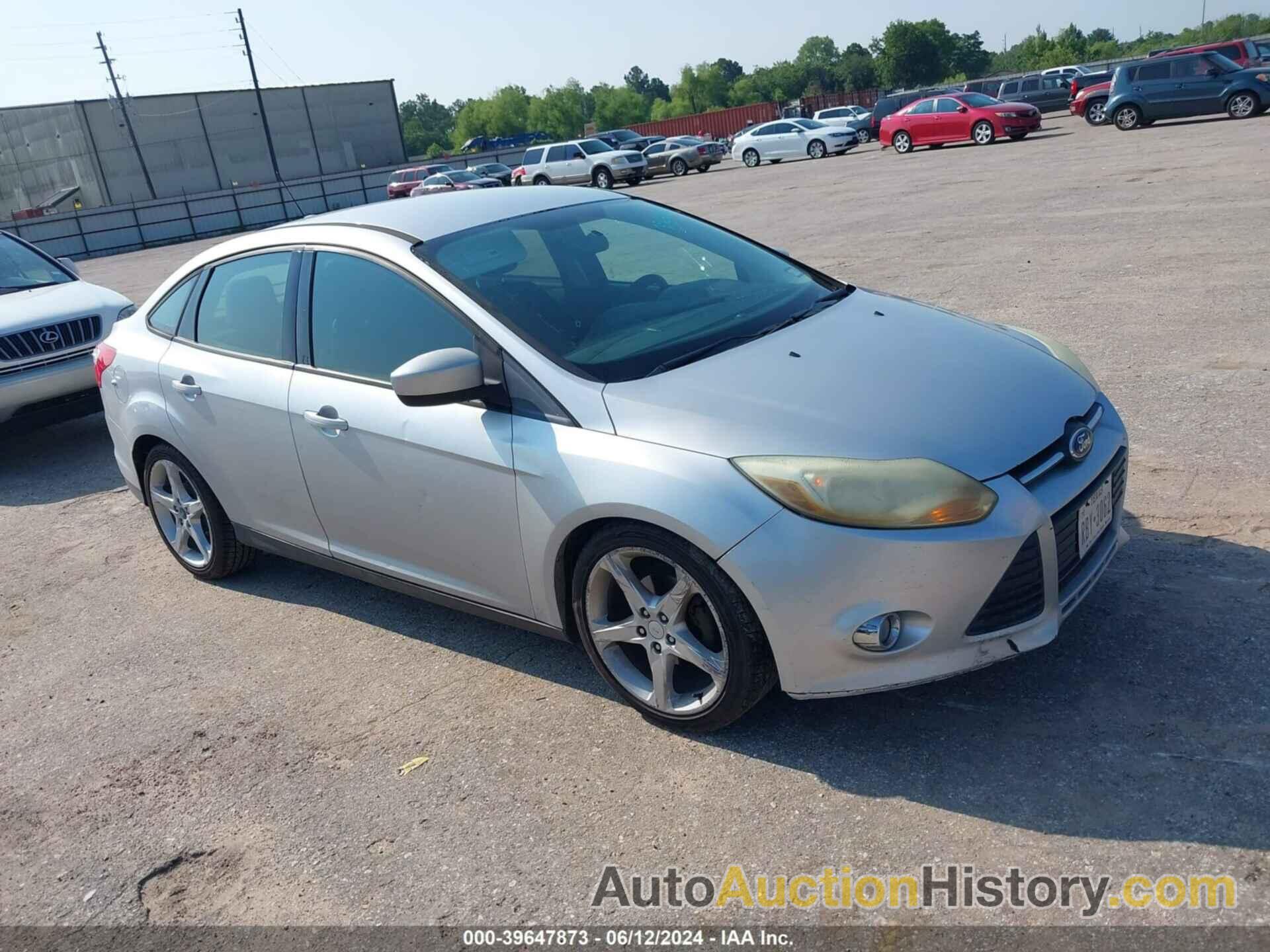 FORD FOCUS SE, 1FAHP3F2XCL186390