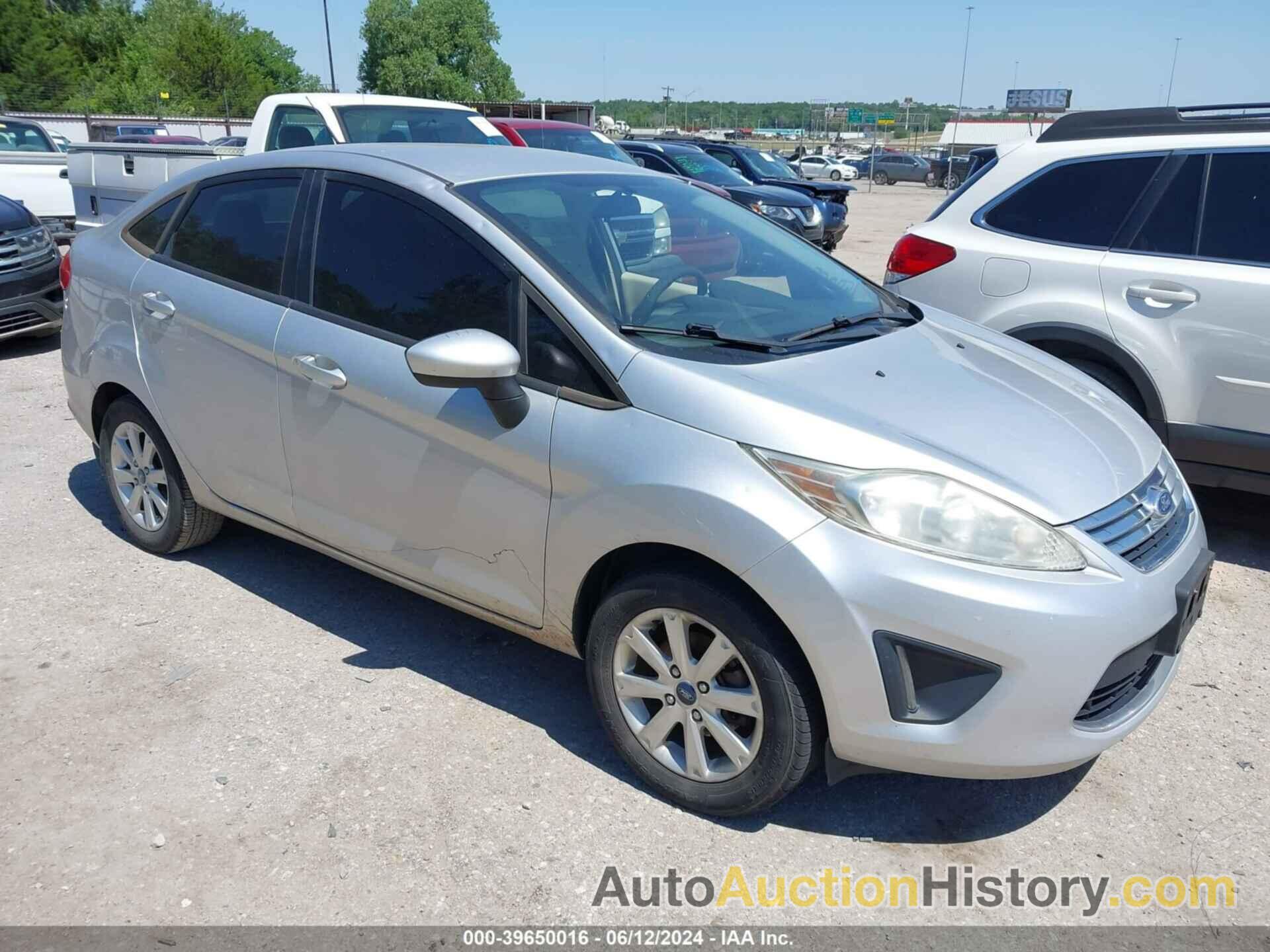 FORD FIESTA SE, 3FADP4BJ2CM158406