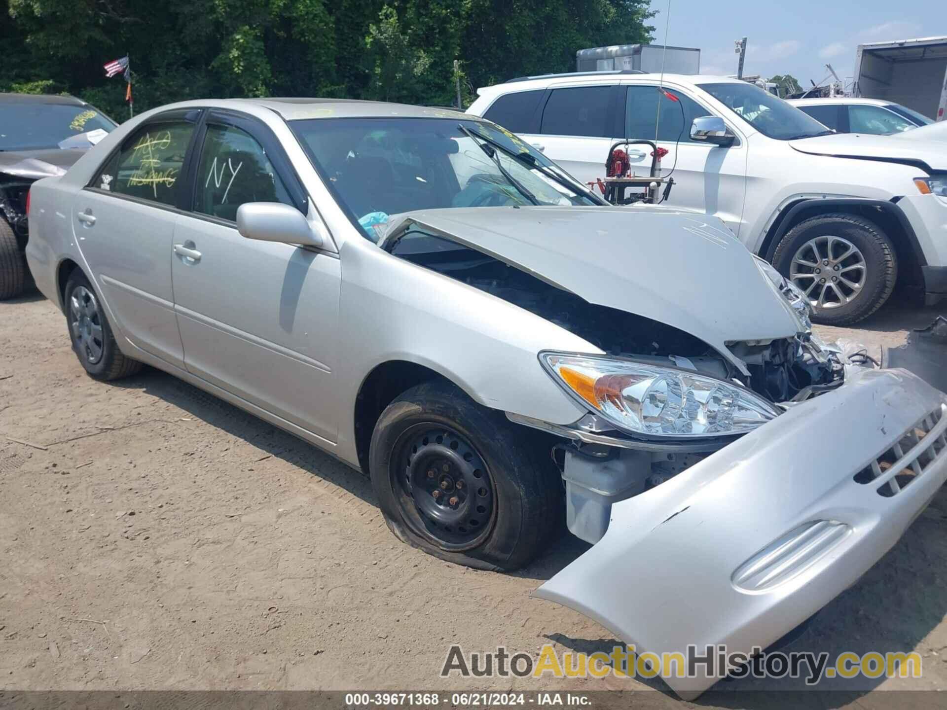 TOYOTA CAMRY LE, 4T1BE32K42U028370